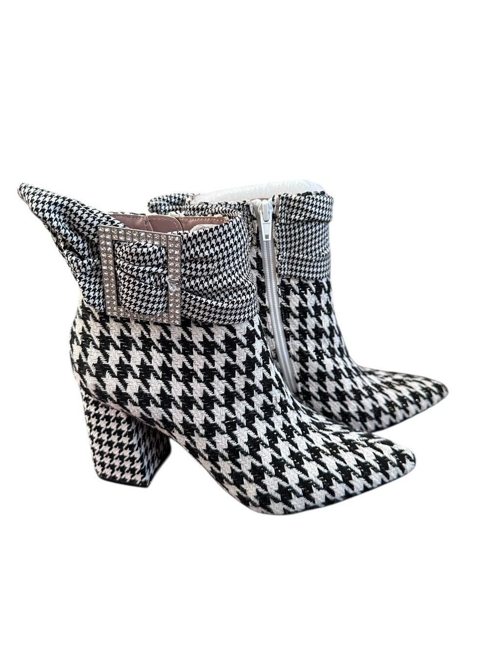 Betsey Johnson Black and White Houndstooth Pointed toe Ankle Boots NWOT Size 6.5